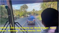 44044 22 058 Polizei-Eskorte zur World Voyager, Puerto Barios, Guatemala, Central-Amerika 2022.jpg